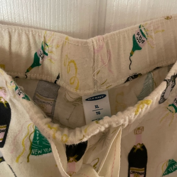 Old Navy Ladies PJ - Picture 2 of 3